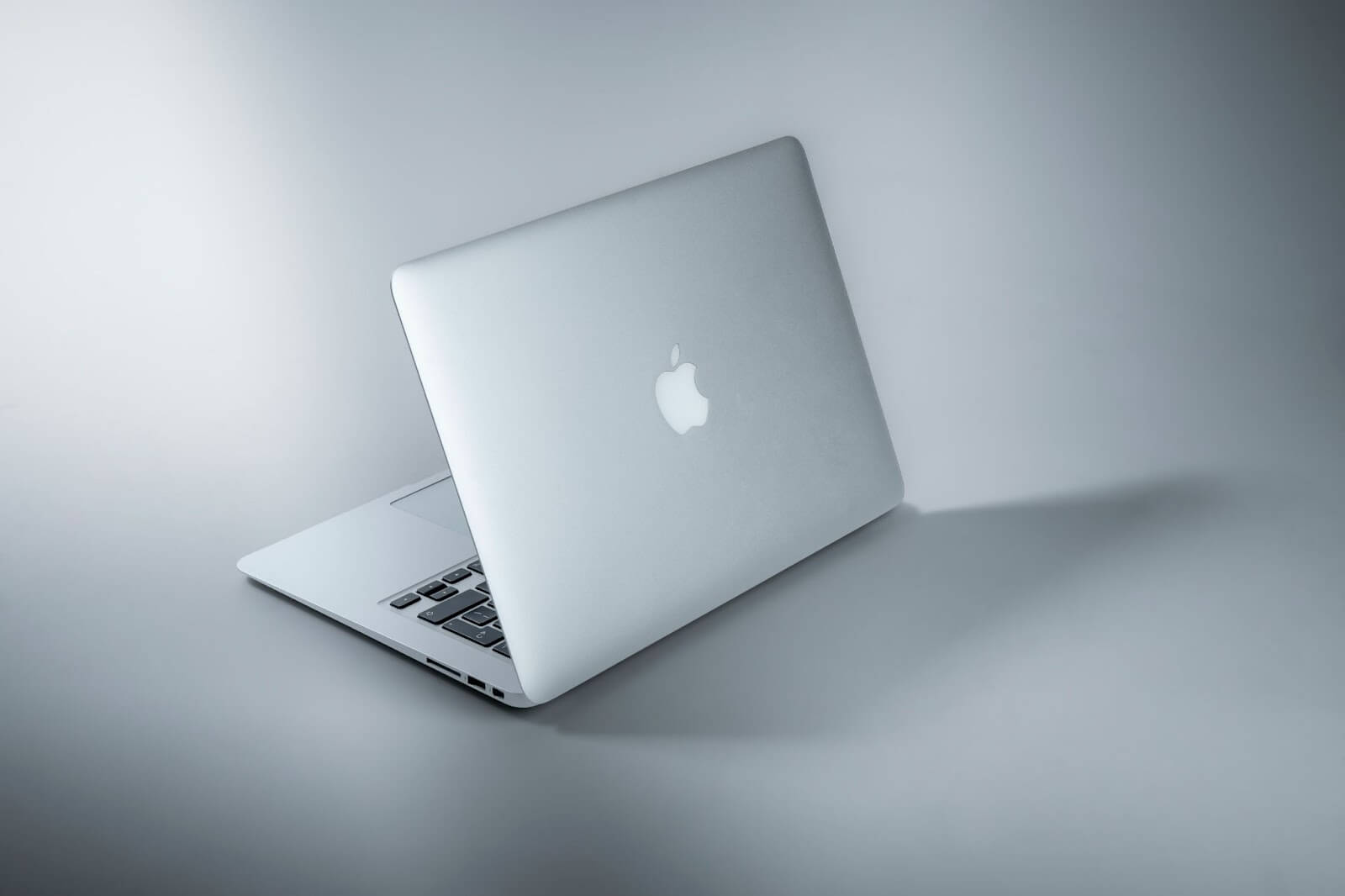 Causes and Solutions to a MacBook’s Microphone Problems